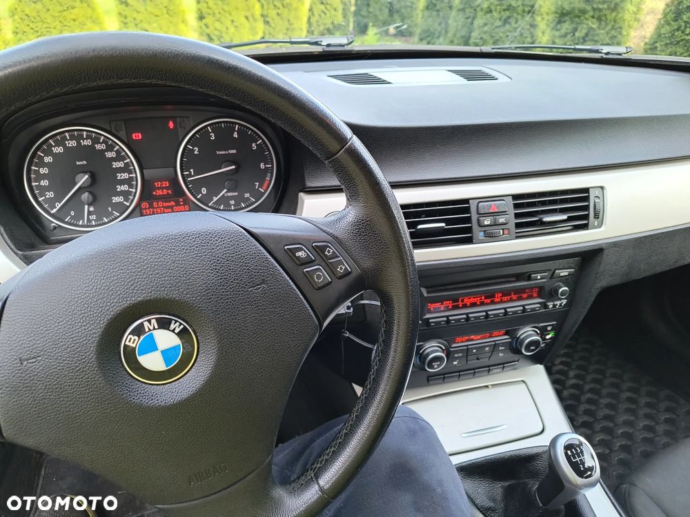 BMW Seria 3 318i Edition Exclusive - 9