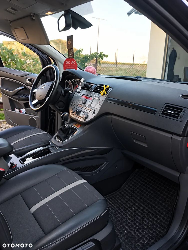 Ford Kuga - 2