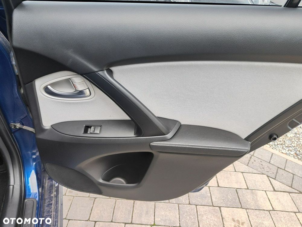 Toyota Avensis - 29