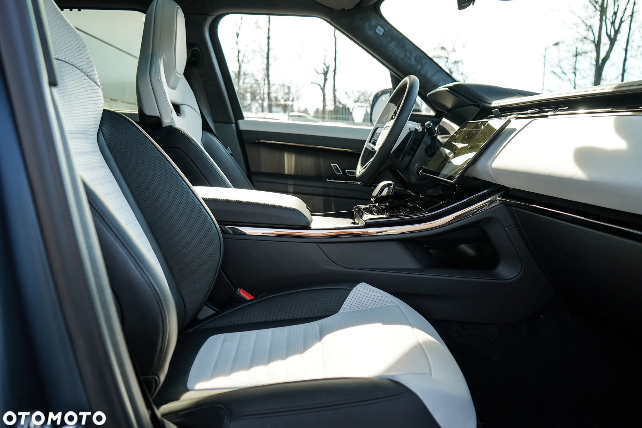 Land Rover Range Rover Sport - 12