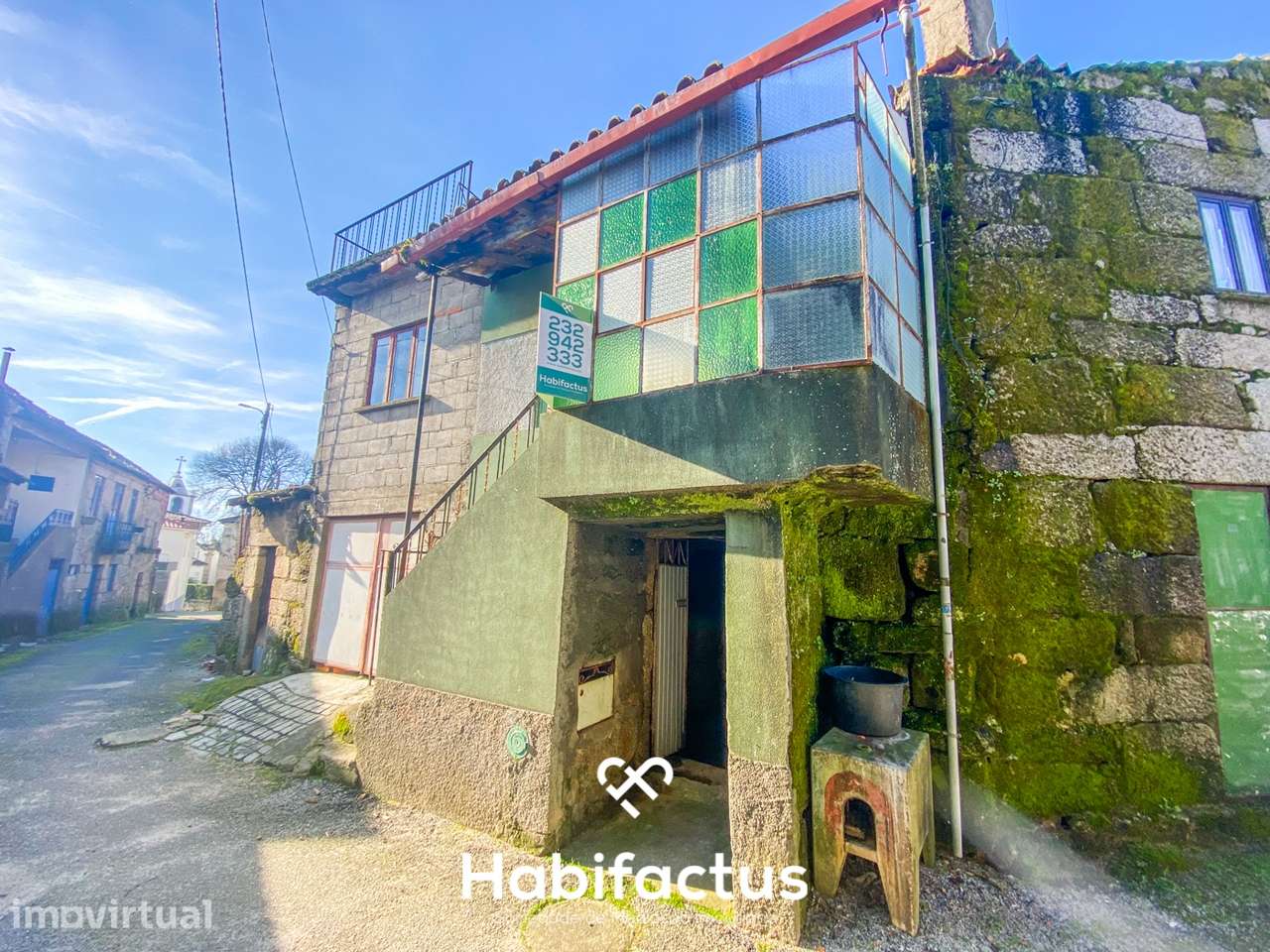 MoradiaT2 para remodelar em Nelas - Grande imagem: 2/10