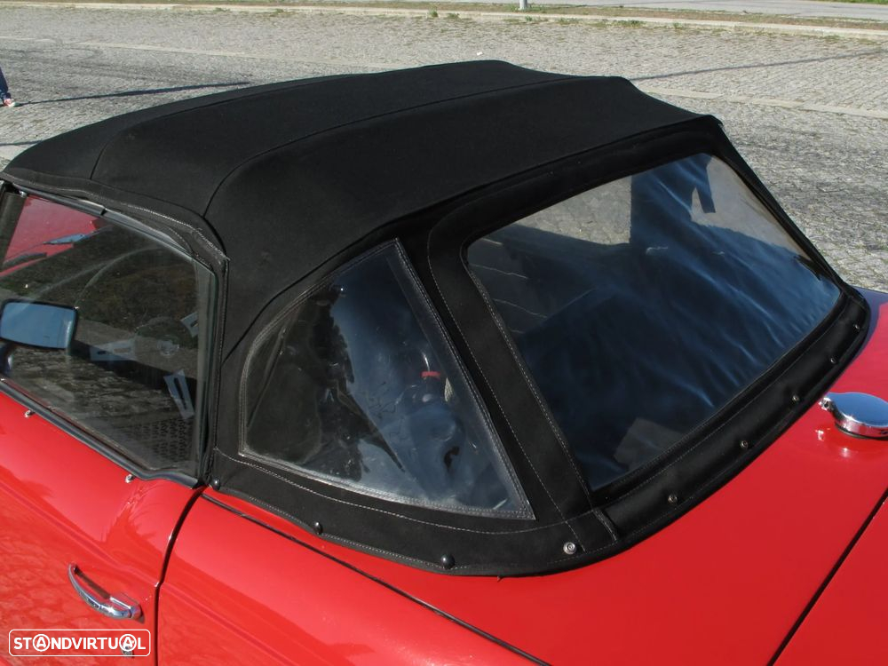 Triumph TR6 - 11