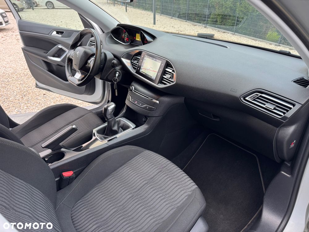 Peugeot 308 SW HDi FAP 110 (Blue Lion) Business Line Niveau 1 - 26