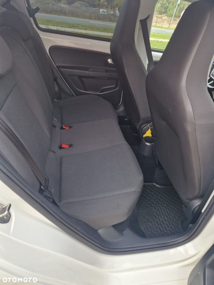 Volkswagen up! - 17