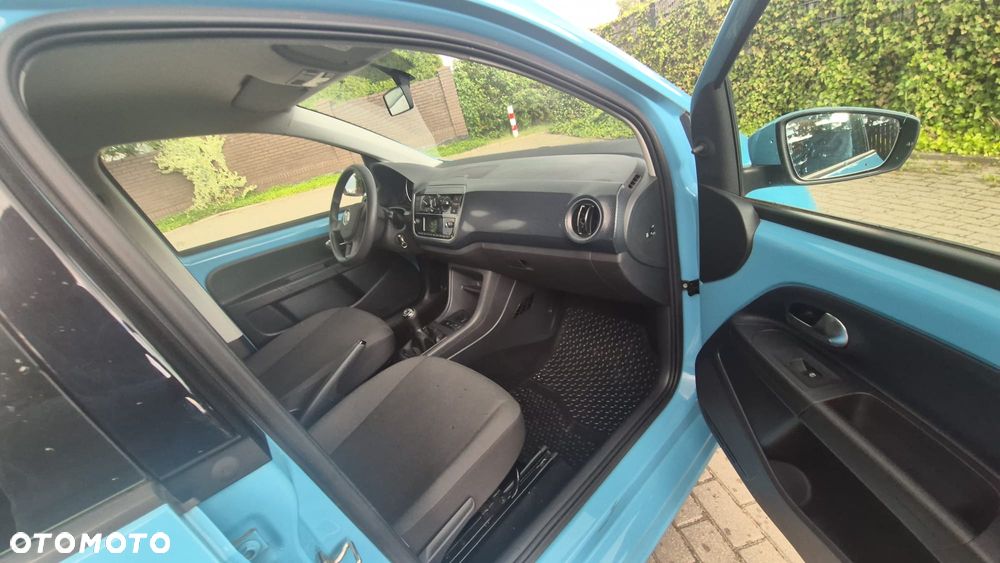 Volkswagen up! 1.0 Beats - 4