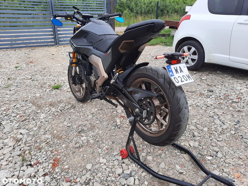Aprilia Tuono - 10