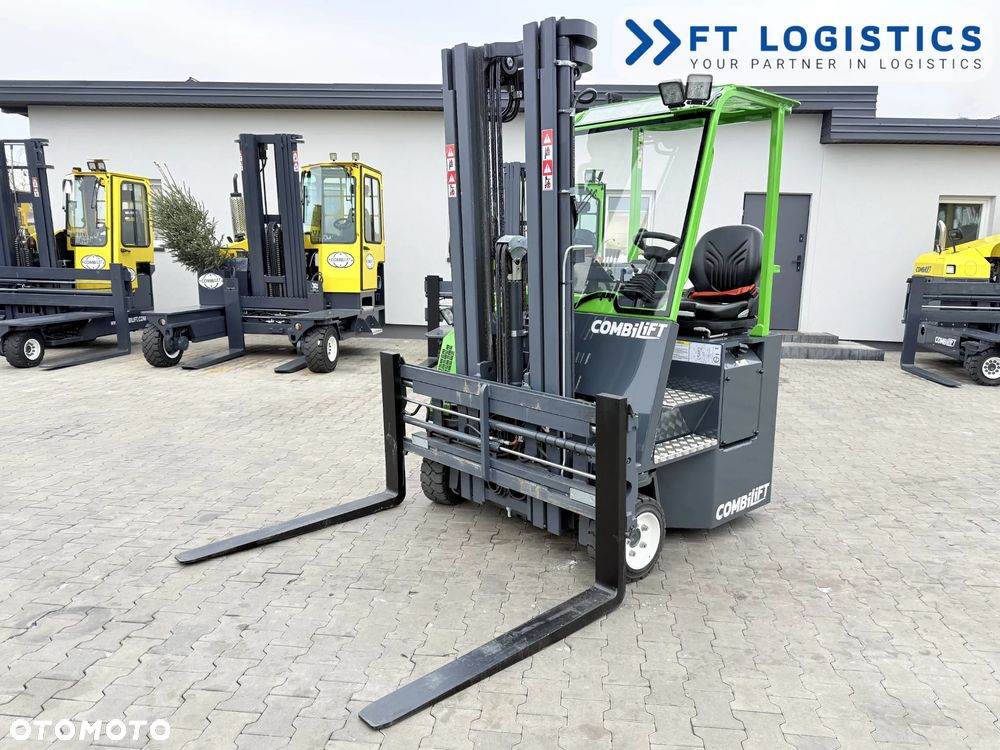 Combilift WÓZEK CZTEROKIERUNKOWY - WIELOKIERUNKOWY | COMBILIFT CB3000 | DIESEL | TRIPLEX 5500MM | POZYCJONER WIDEŁ | PRZESUW WIDEŁ | WOLNY SKOK | STAN IDEALNY | Szeroka oferta wózków czterokierunkowych i bocznych, dopasowanych do różnorodnych potrzeb i zastosowań - 2