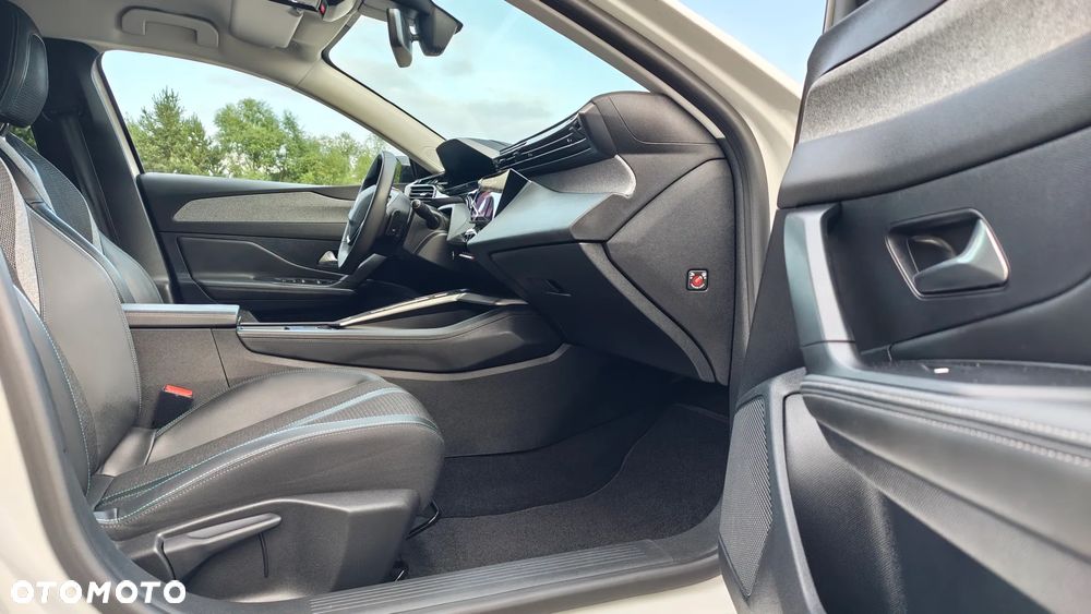 Peugeot 308 BlueHDi 130 EAT8 Allure Pack - 31