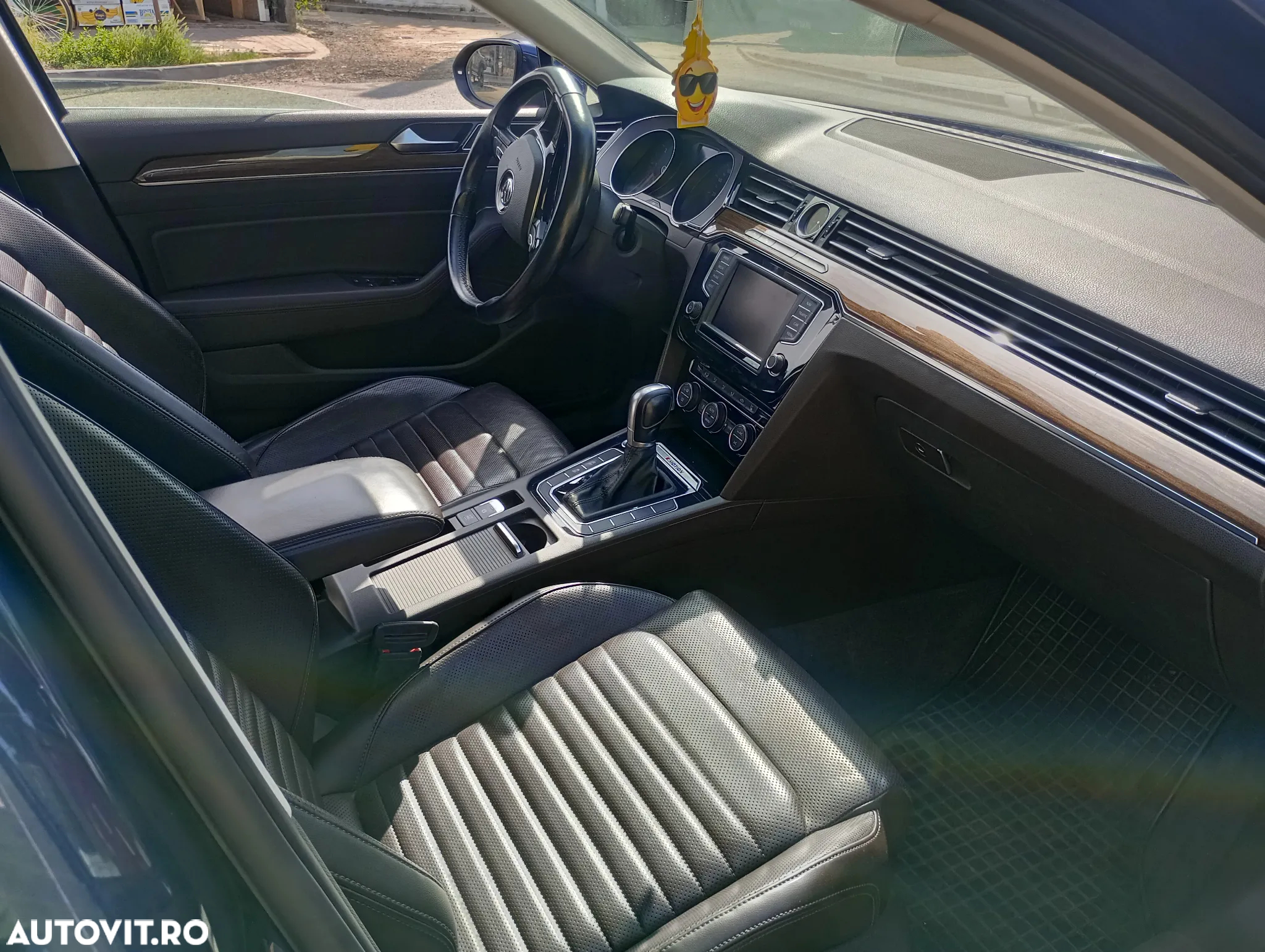 Volkswagen Passat - 2