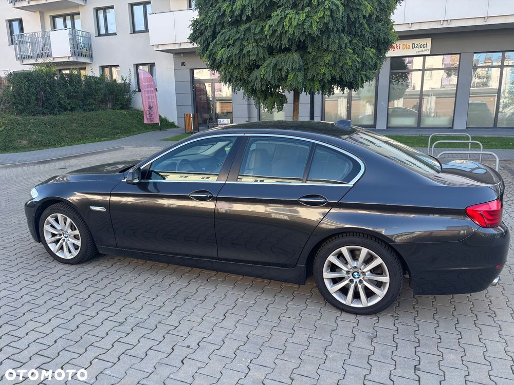 BMW Seria 5 535i xDrive - 11