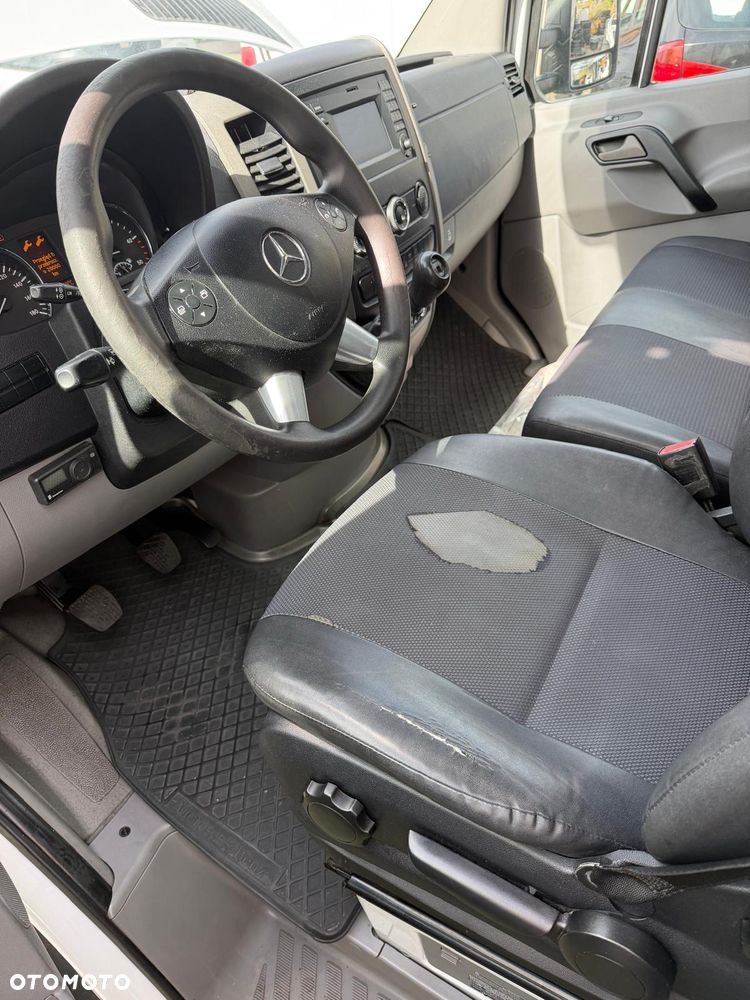 Mercedes-Benz Sprinter - 11