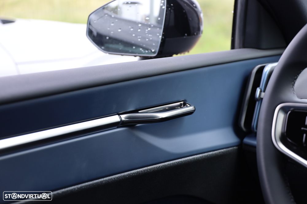 Volvo EX30 51 kWh Single Motor Black Edition - 27