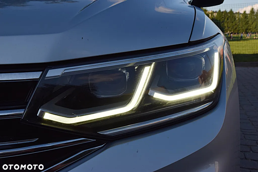 Volkswagen Tiguan 2.0 TDI R-Line DSG - 24