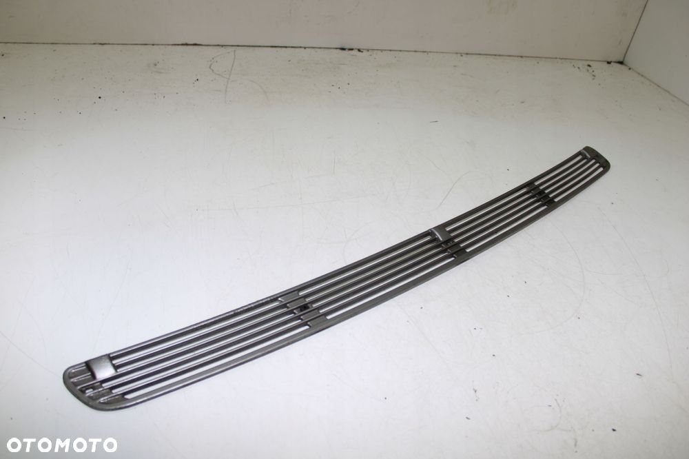 BMW E38 KRATKA MASKI DYSZ SPRYSKIWACZY MASKOWNICA NA 3 SPRYSKIWACZE RARYTAS - 1