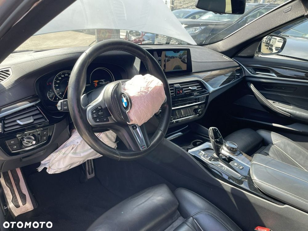 BMW Seria 5 M550i xDrive sport - 7