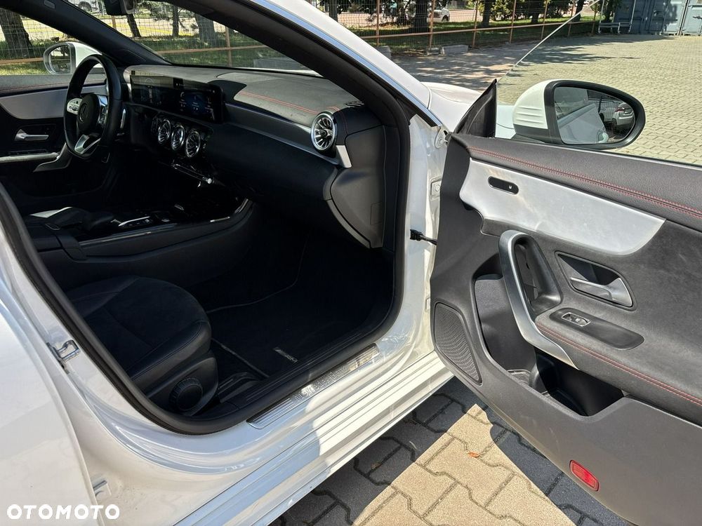 Mercedes-Benz CLA 200 7G-DCT AMG Line - 16