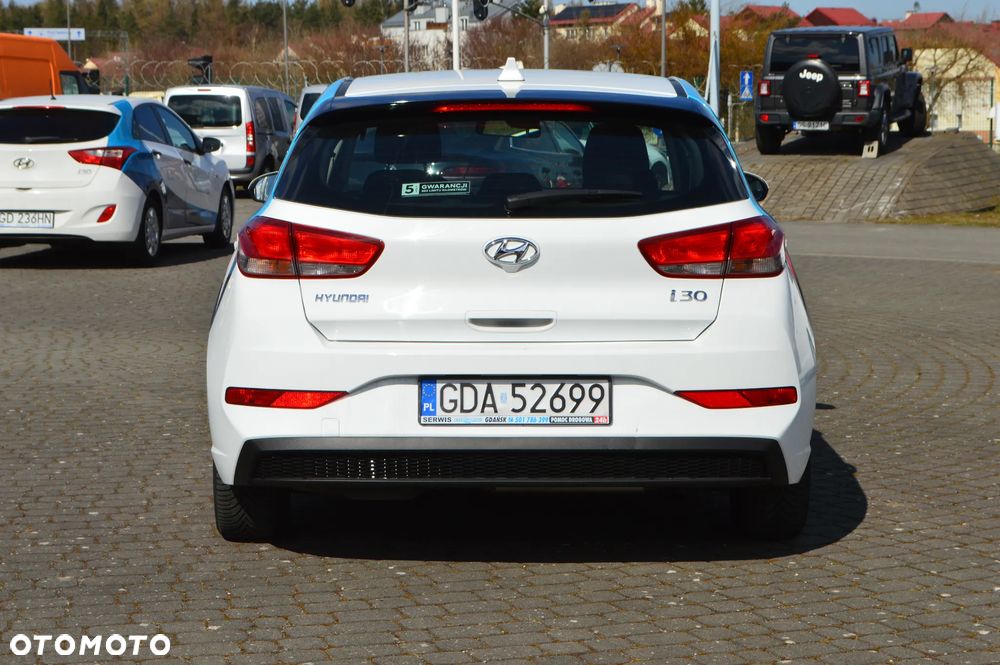 Hyundai i30 1.6 D Comfort - 8