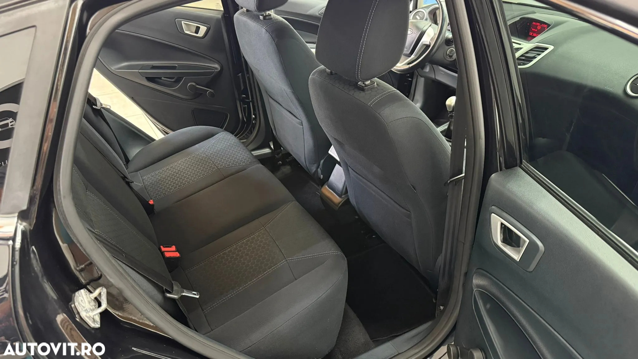 Ford Fiesta 1.6 TDCi Titanium - 9