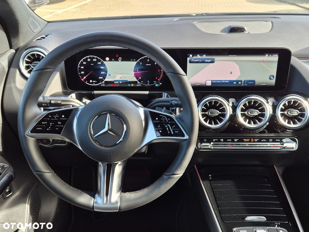 Mercedes-Benz GLA - 22