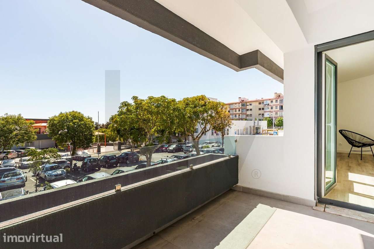 Moradia T4+2 com 3 Suítes e jardim de 100 m2 | Alfragide – Amadora – L - Grande imagem: 2/33