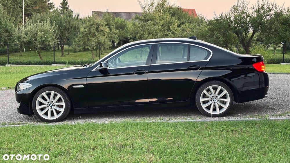 BMW Seria 5 528i - 1