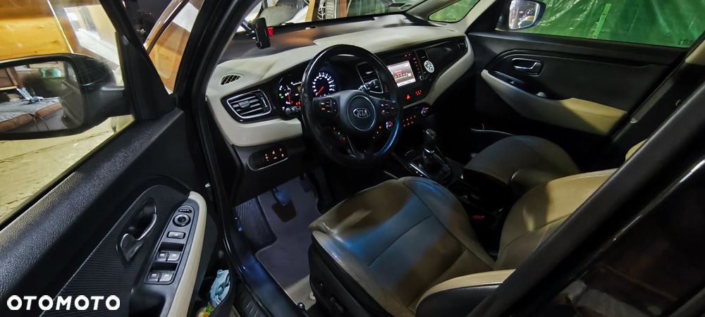 Kia Carens 1.7 CRDi L 7os - 15