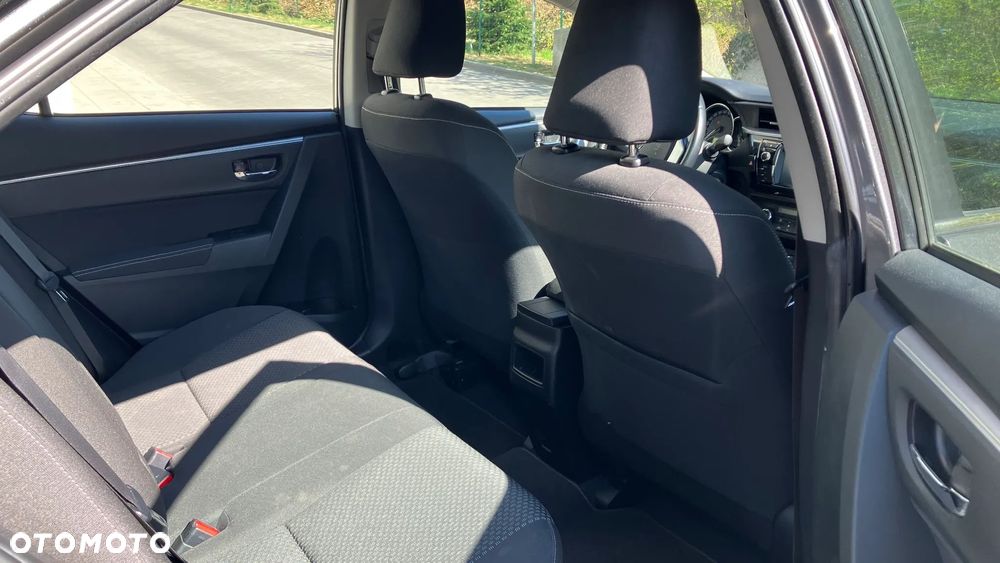 Toyota Corolla - 13