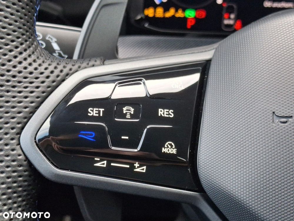 Volkswagen Golf Variant 2.0 TSI 4Motion R - 27