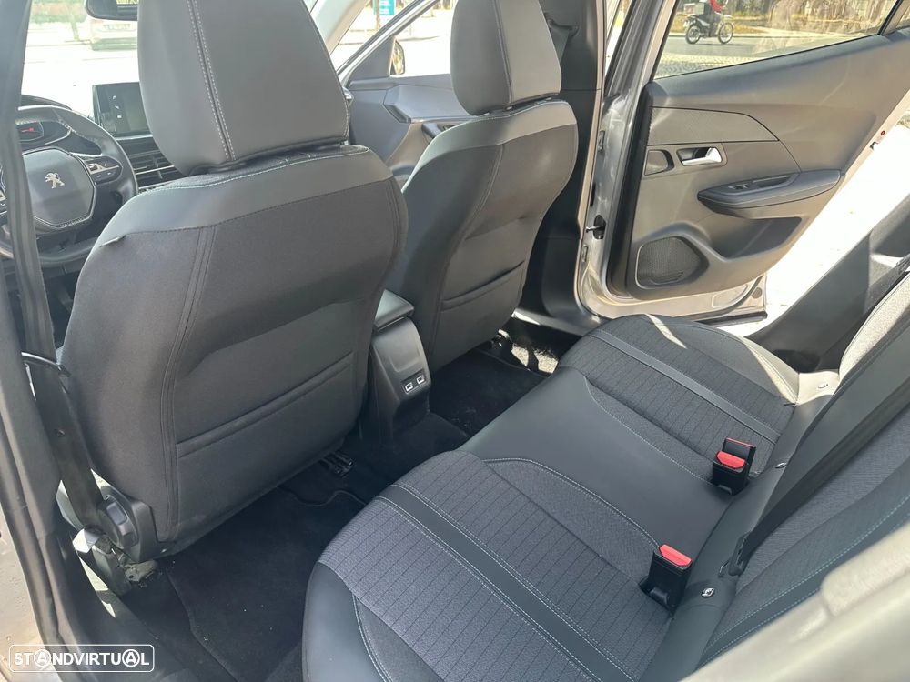 Peugeot 2008 - 13