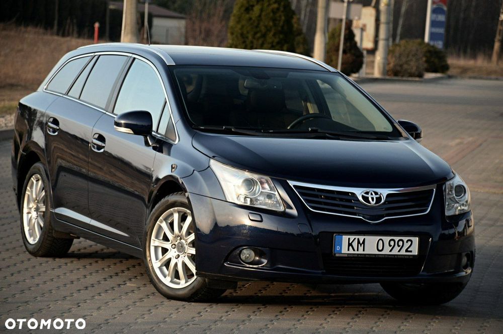 Toyota Avensis - 2