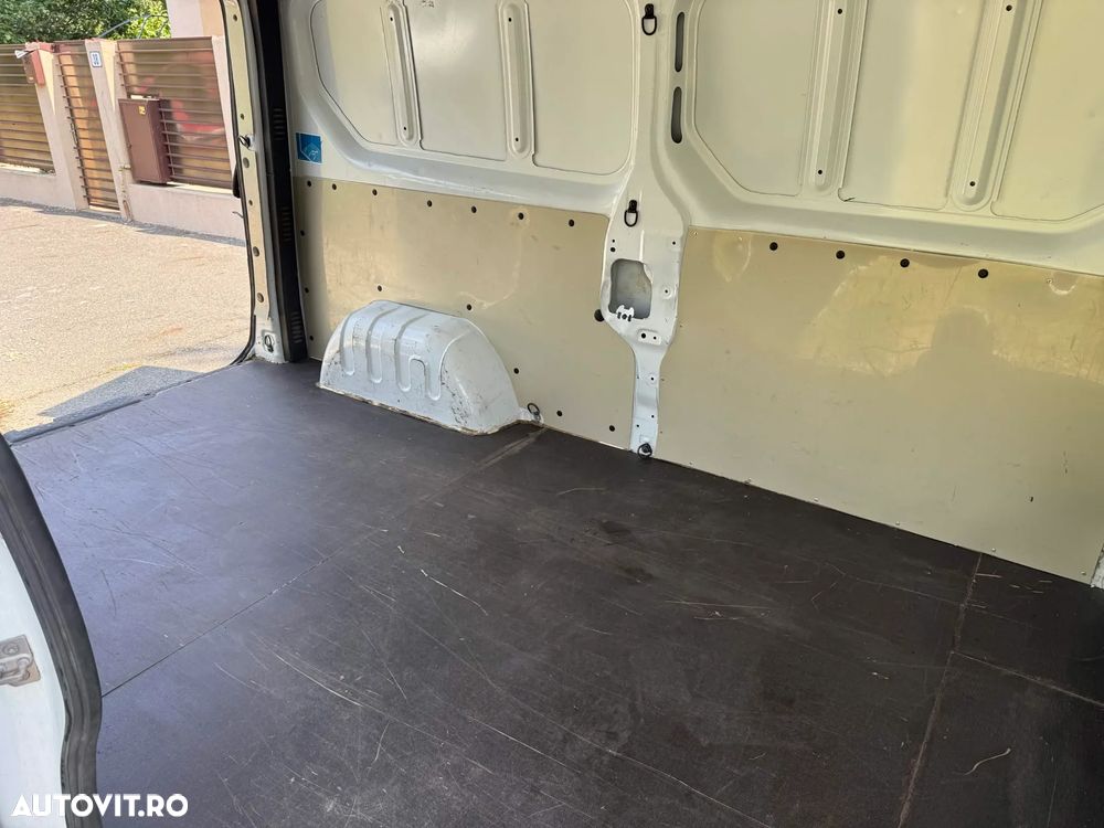 Renault Trafic - 13