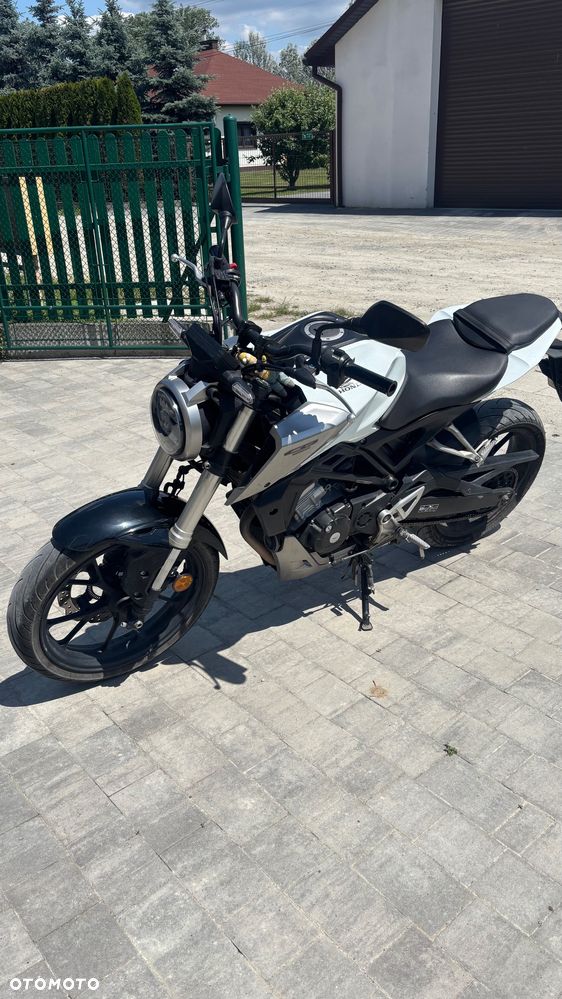 Honda CB - 1
