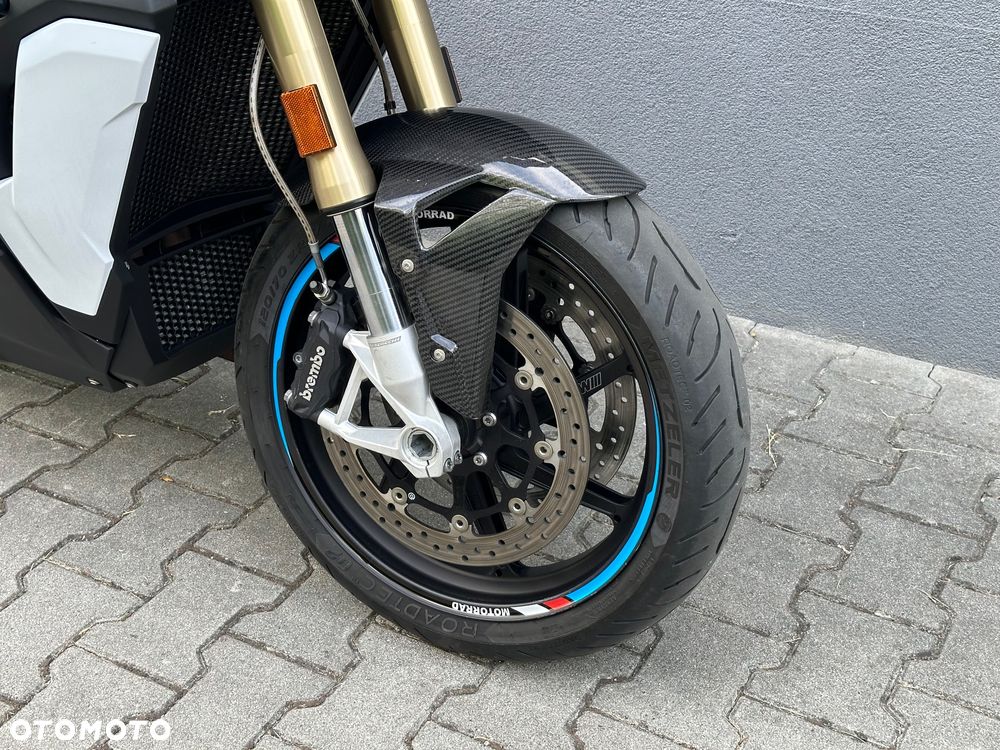 BMW S - 32