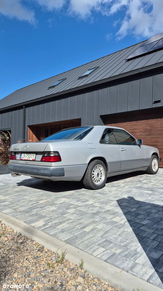 Mercedes-Benz W124 (1984-1993) - 11