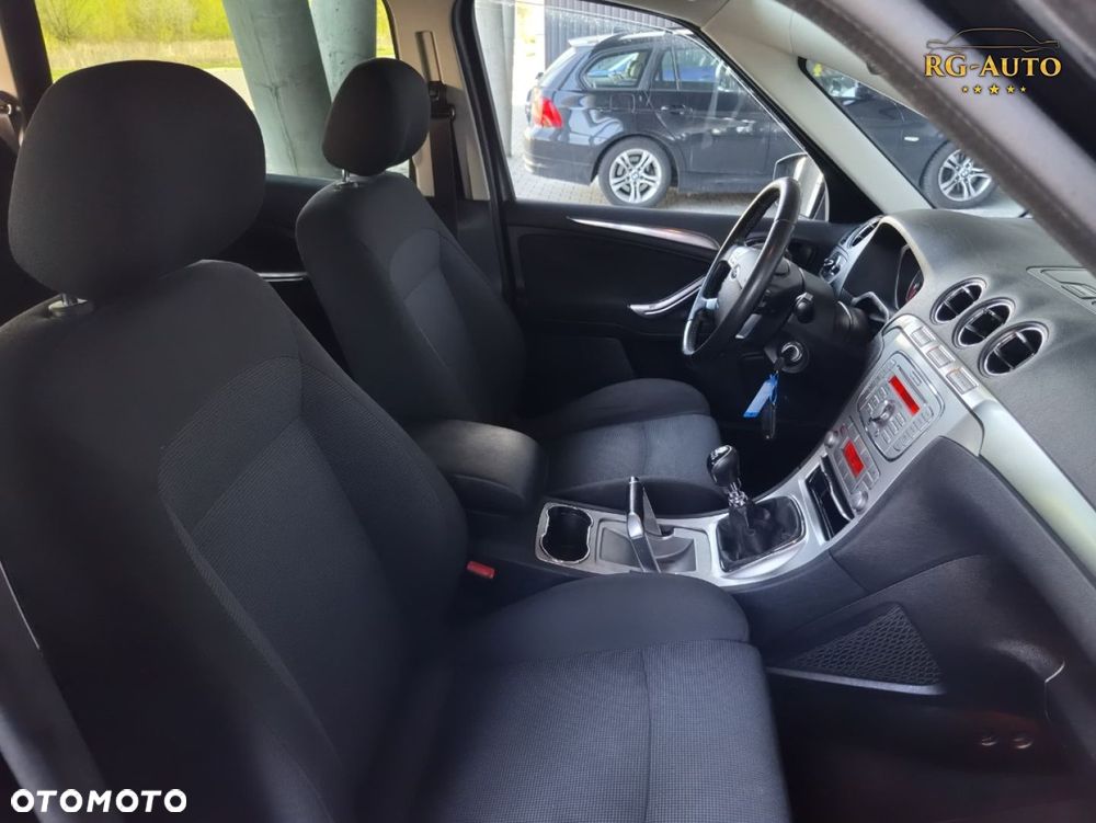 Ford S-Max - 19
