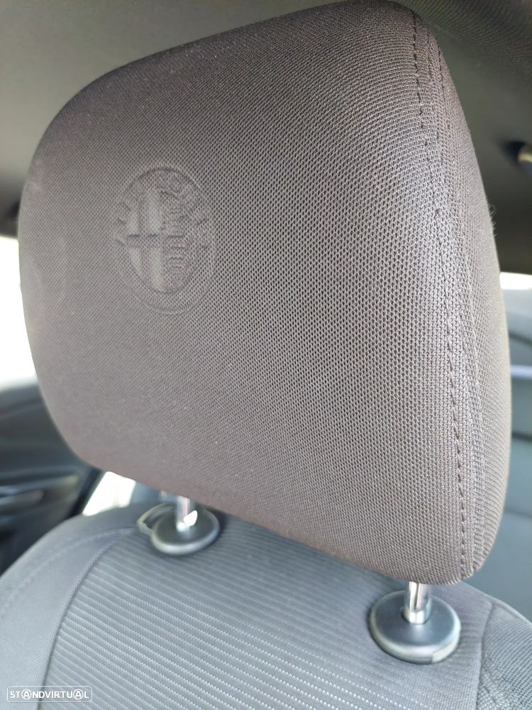 Alfa Romeo Giulietta 1.6 JTDM Veloce - 22