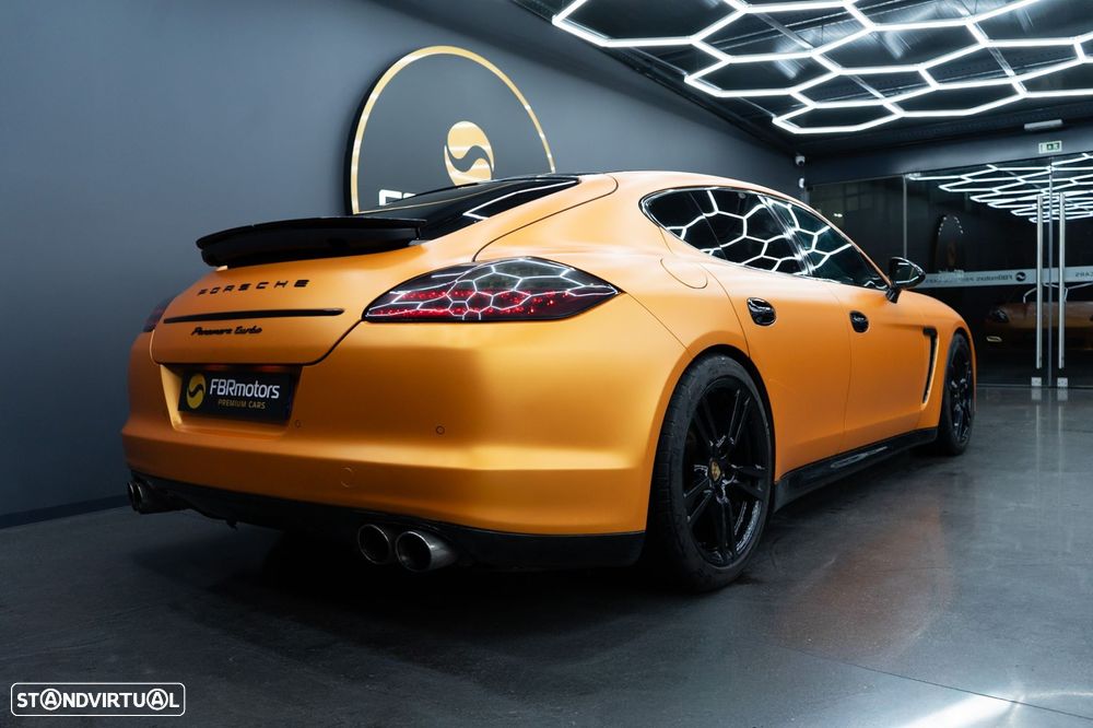 Porsche Panamera Turbo PDK - 10