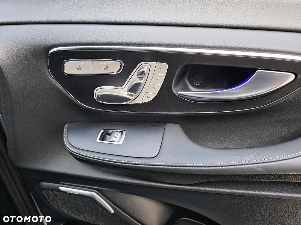 Mercedes-Benz Klasa V 300 d 4-Matic 9G-Tronic Exclusive (długi) - 16