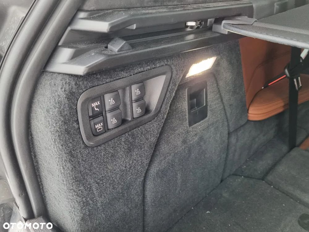 BMW X7 M50i sport - 22