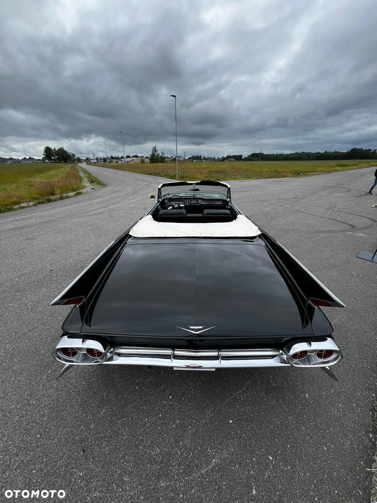 Cadillac Inny - 2
