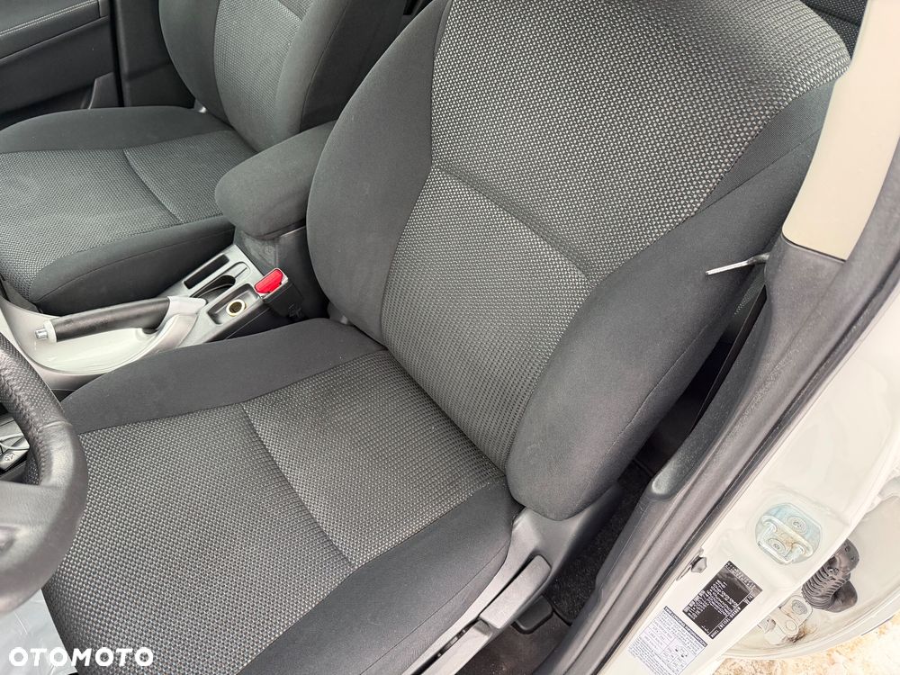 Toyota Auris 1.8 HSD Luna - 13