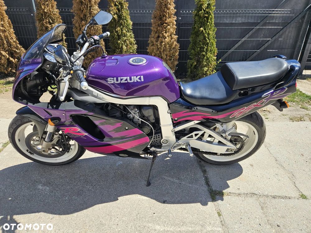 Suzuki GSX-R - 6