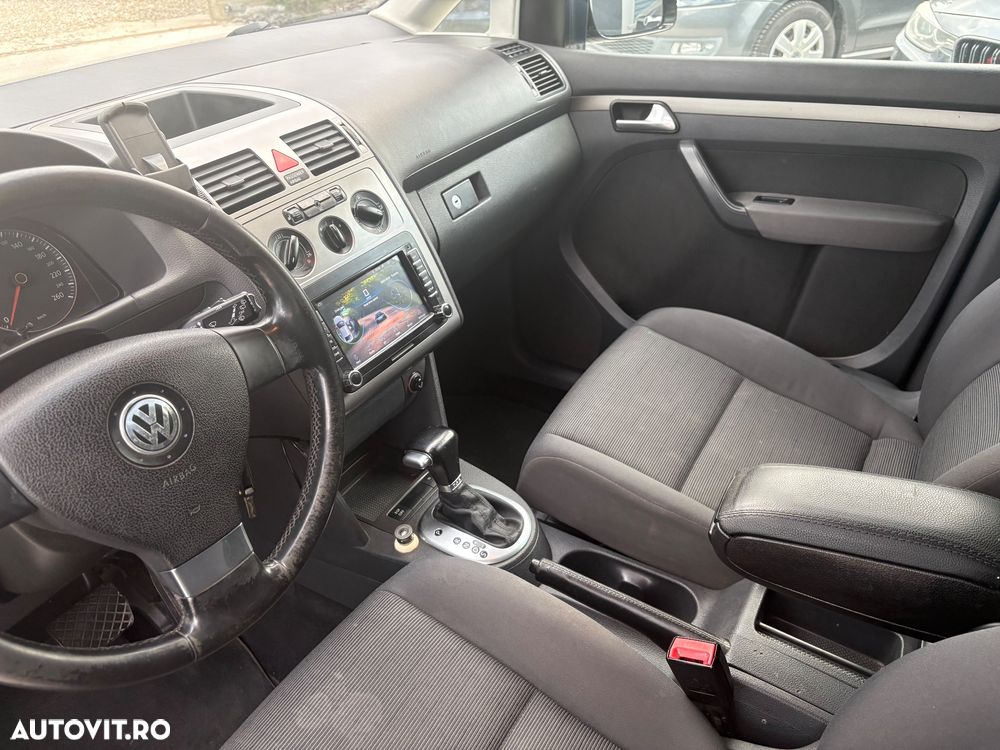 Volkswagen Touran 1.9 TDI DPF DSG Trendline - 5