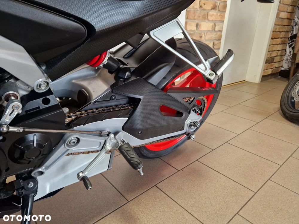 Aprilia Tuono - 14