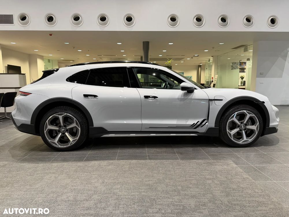 Porsche Taycan 4 - 15