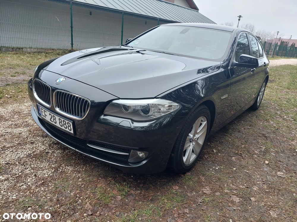 BMW Seria 5 528i Sport-Aut - 3