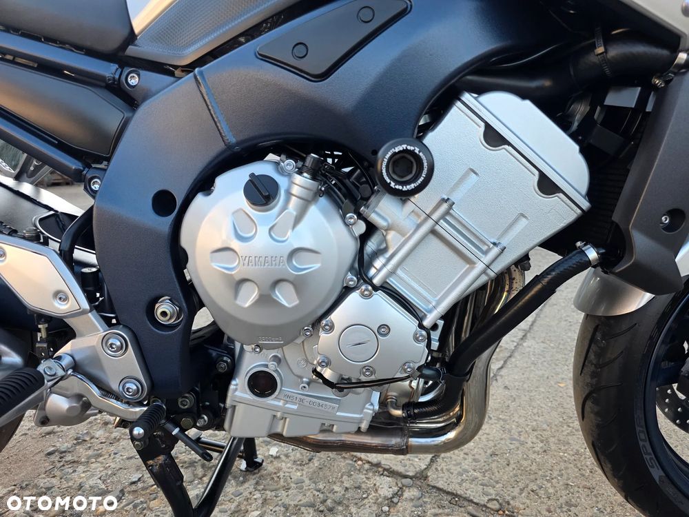 Yamaha FZ - 26