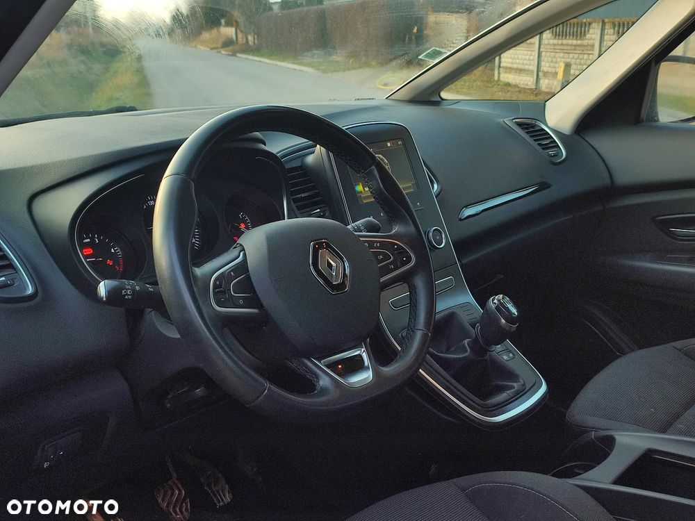 Renault Grand Scenic - 12