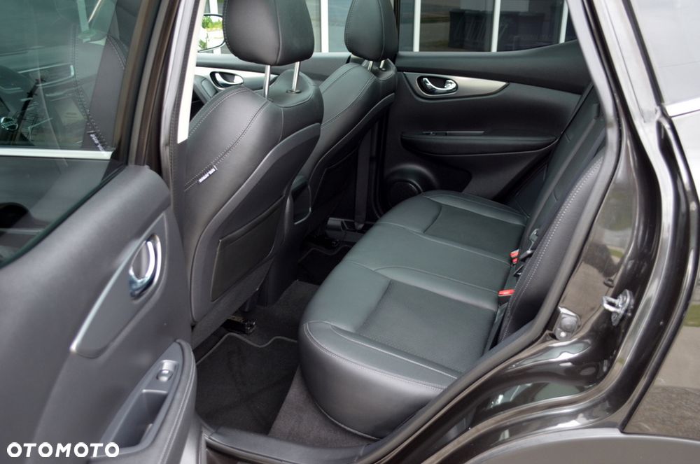 Nissan Qashqai 1.6 DIG-T N-Connecta - 25