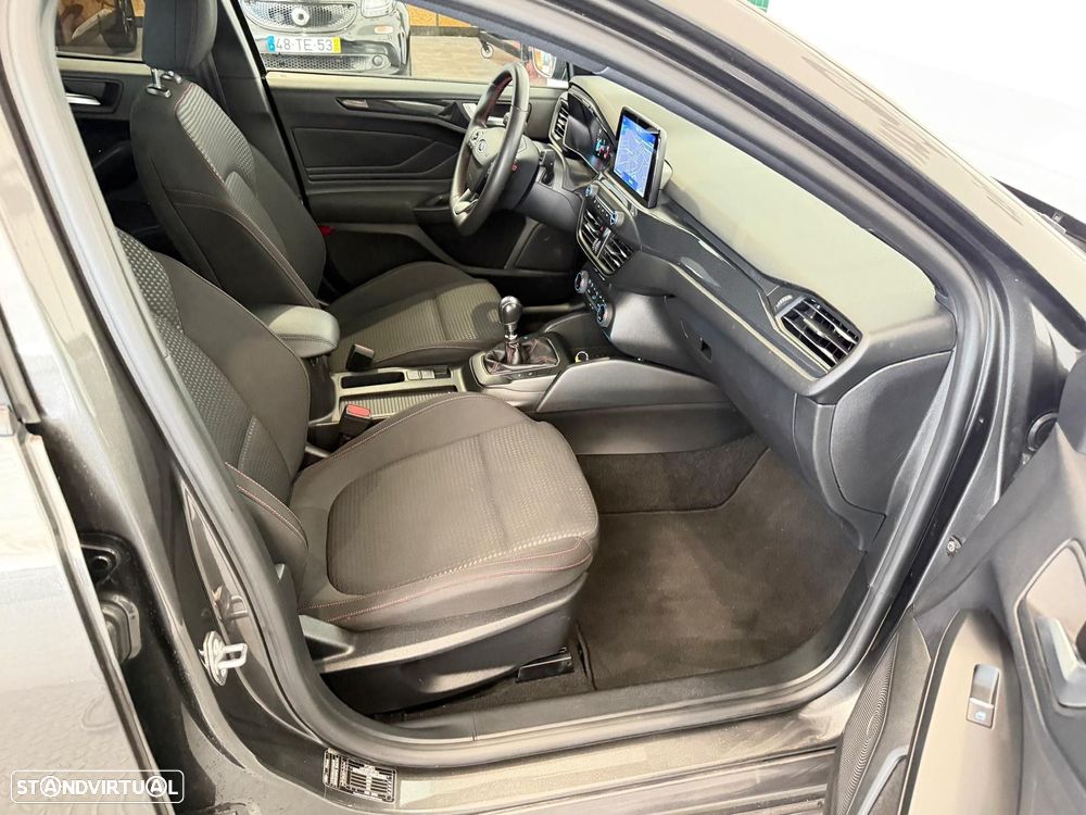 Ford Focus SW 1.0 EcoBoost MHEV ST-Line X - 20